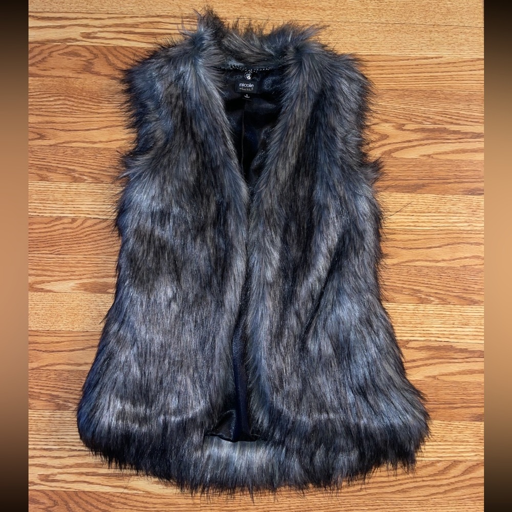 Faux Fur Vest Nicole by nicole miller size S